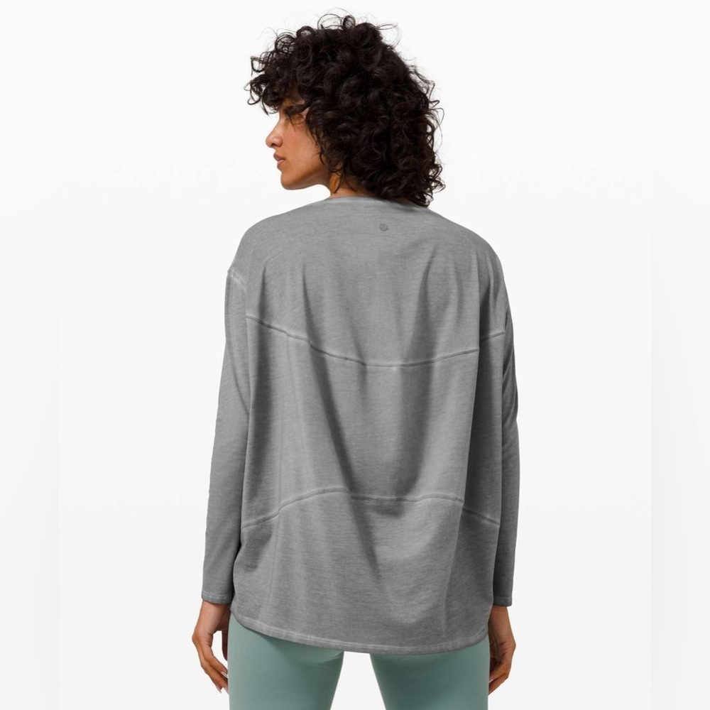 Lululemon Back In Action Long Sleeve *Fade
Sublimado Pigment Dye Asphalt Grey